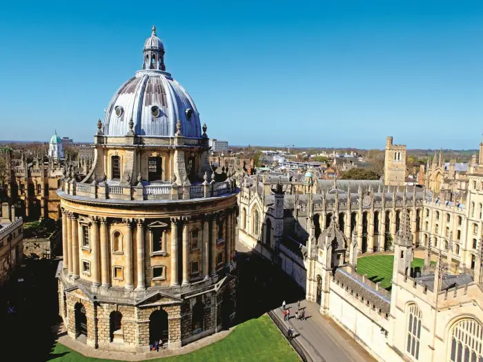 Anglia - Oxford - kurs j. angielskiego Junior Campus CES - wylot z Warszawy, Wroc�awia
