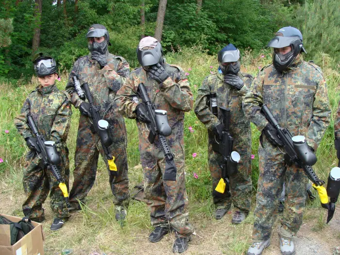 Zamrzenica - Forest Battle - ob�z paintballowy